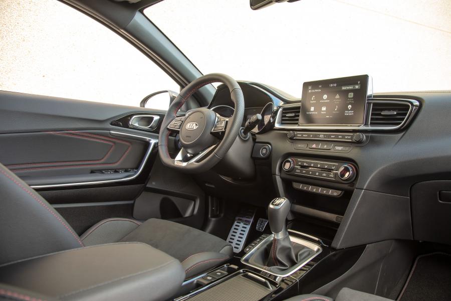 Интерьер Kia Ceed GT 2018 года  (WW) (фото 38 из 51)